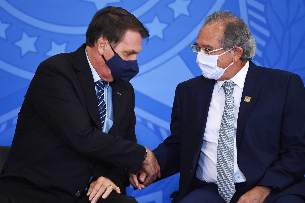 Bolsonaro e Guedes: segundo presidente, o cumprimento do teto de gastos é responsabilidade dele e do ministro da Economia