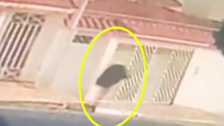 Câmeras de segurança flagraram o último registro da menina caminhando pela rua. Nas imagens, ela dá passos rápidos e chega a correr na calçada. Os familiares se preocupam, pois acreditam que ela poderia estar em perigo. As imagens da câmera foram as únicas que os pais conseguiram até o momento