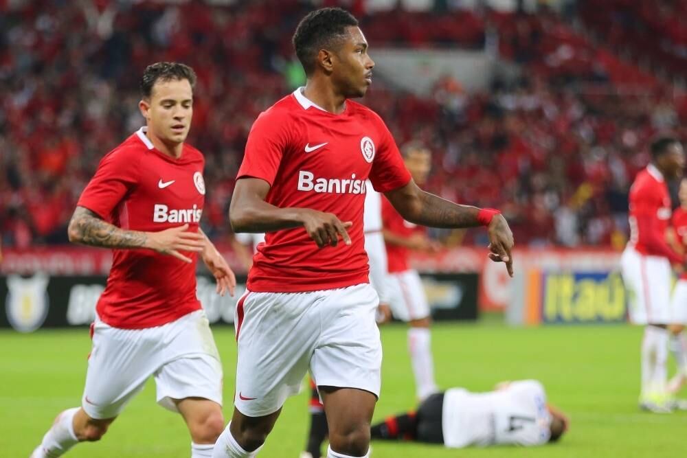 Vitinho foi o autor do gol da vitória colorada