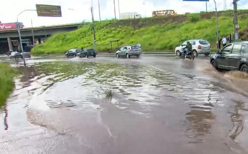 Cristiano Machado seguiu com pontos de alagamento durante a manhã
