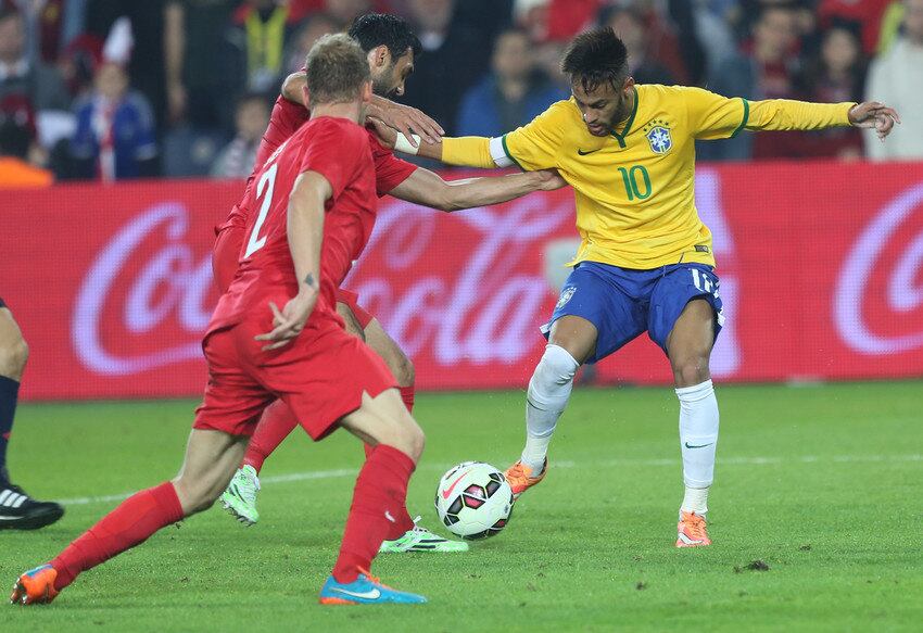 Já o Mundo Deportivo disse que Neymar fez uma exibição de gala para os turcos, tornando-se o quinto maior artilheiro da história da seleção