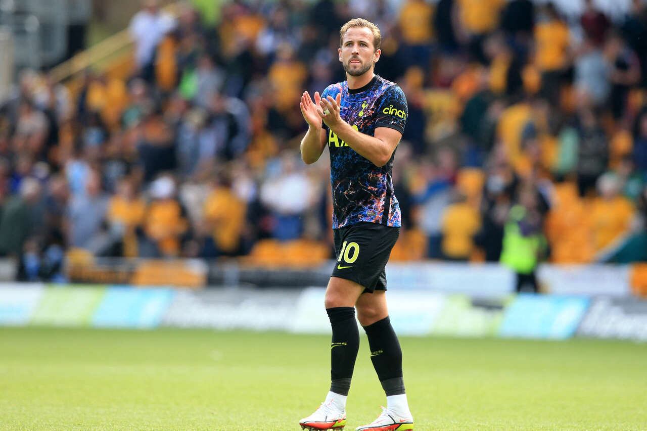 ESQUENTOU - O Tottenham está preparado para ter paciência antes de oferecer uma proposta pela renovação de contrato de Harry Kane, segundo o