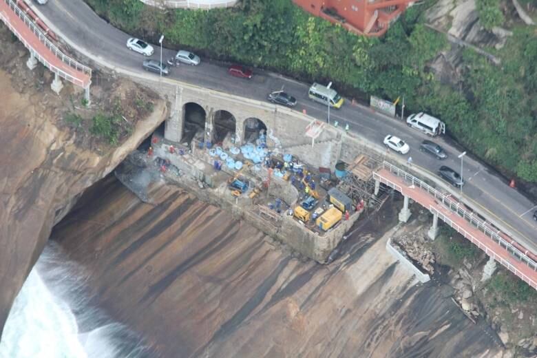Queda de ciclovia deixou dois mortos em abril de 2016