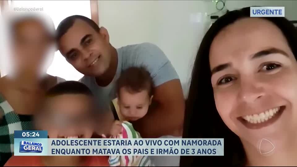 Jovem estaria em videochamada com a namorada enquanto matava os pais e o irmão no RJ