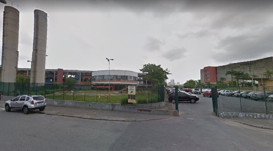 CEU onde professor foi esfaqueado por aluno