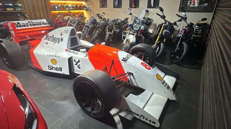 PF apreendeu réplica de Fórmula 1 dirigida por Ayrton Senna