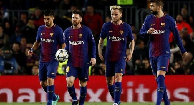 Messi, Suarez, Piquet e Rakitic depois do gol contra de De Rossi