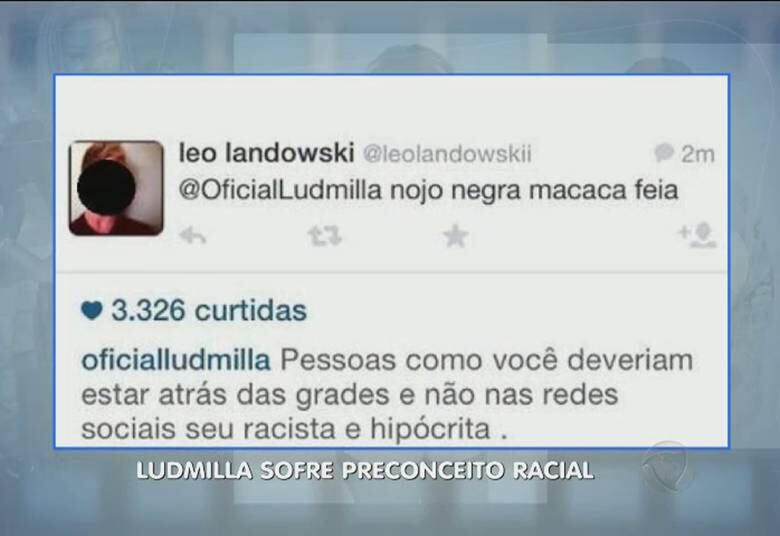 O rapaz fez um comentário extremamente racista, chamando Ludmilla de negra, macaca e feia. A cantora não aguentou e rebateu

— Pessoas como você deveriam estar atrás das grades e não nas redes sociais, seu racista e hipócrita

+ Zilu relembra a traição de Zezé Di Camargo: "Levei um tiro na alma". Veja as fofocas da Hora da Venenosa!
