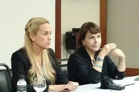 Lilian Tintori e Mitzi Capriles de Ledezma concederam uma entrevista coletiva em São Paulo nesta terça-feira
