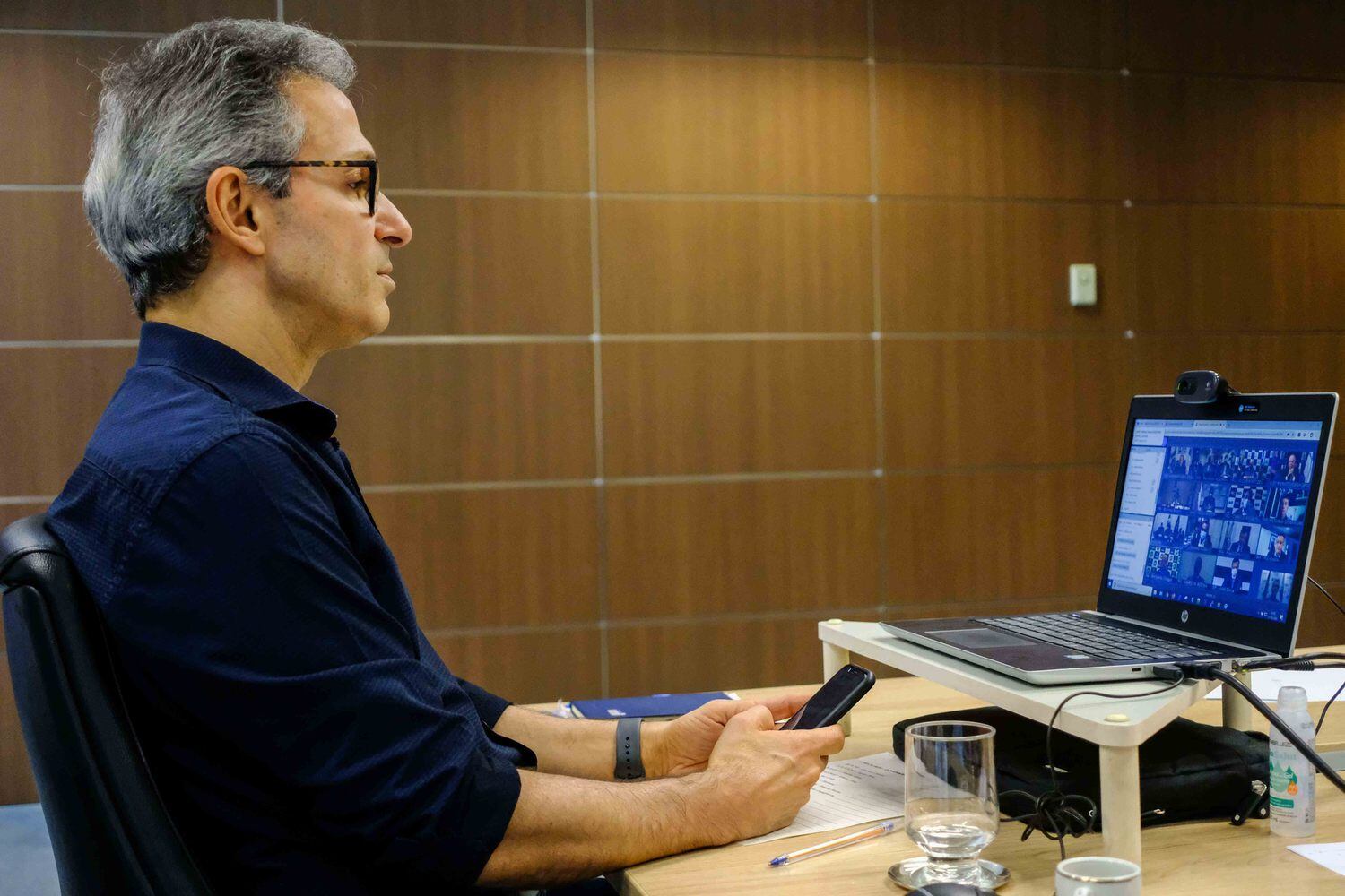 Zema participou de reunião por videoconferência