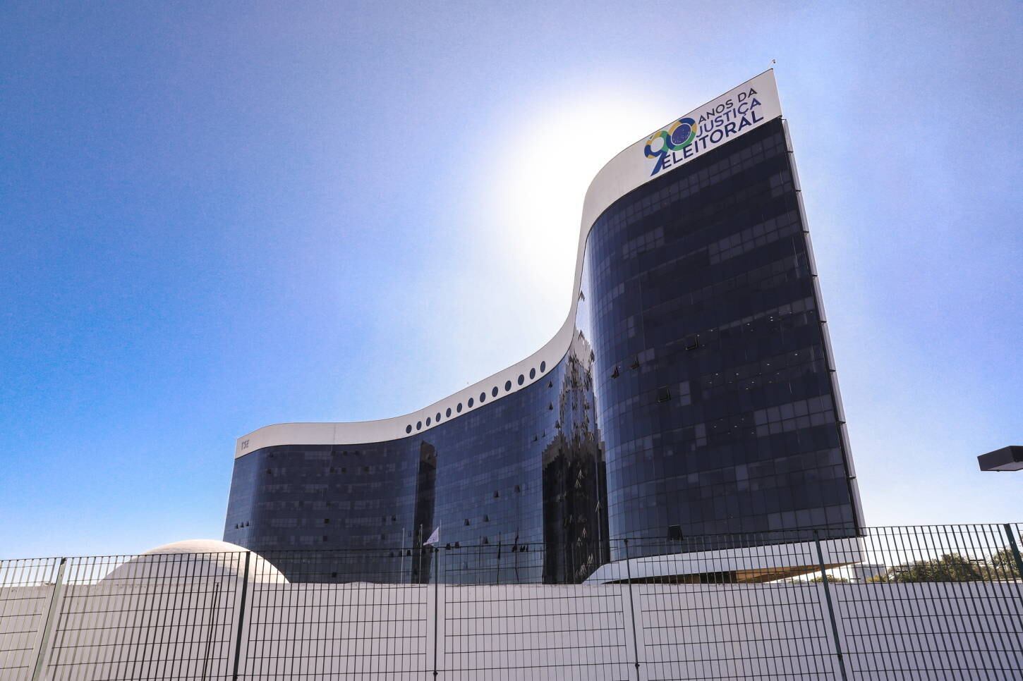 Sede do TSE em Brasília: sob o comando de Alexandre de Moraes, tribunal estaria tentando calar críticos de Lula