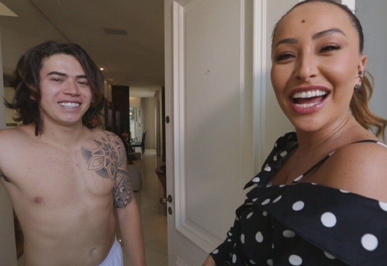 A atração também exibe a visita que Sabrina Sato fez na nova casa de Whindersson Nunes e
Luísa Sonza