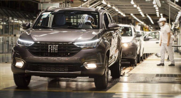 Segundo a Stellantis, essa paralisação é para adequar o ritmo e volume de produção diante da disponibilidade de peças e insumos