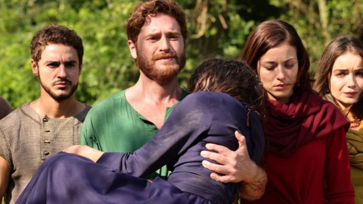 A morte de Abigail (Maiara Walsh), exibida no episódio de Reis — A Conquista desta terça-feira (2), causou comoção entre os internautas e fãs da personagem no Twitter. Na cena, a israelita entrou em um rio para salvar o filho Quileabe (João Lucca) e quase se afogou, mas foi resgatada por Davi (Cirillo Luna). Apesar de ter sido salva, ela não resistiu aos ferimentos e morreu nos braços do marido. A seguir, veja a repercussão! 