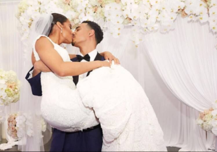 A jogadora publicou uma imagem do casamento nas redes sociais e seus fãs foram à loucura 