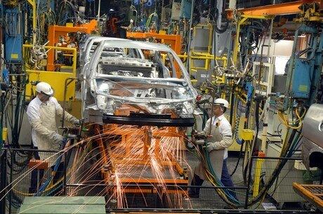 Segundo o gerente de Política Econômica da CNI. fortalecimento do dólar favorece também os países asiáticos e a União Europeia