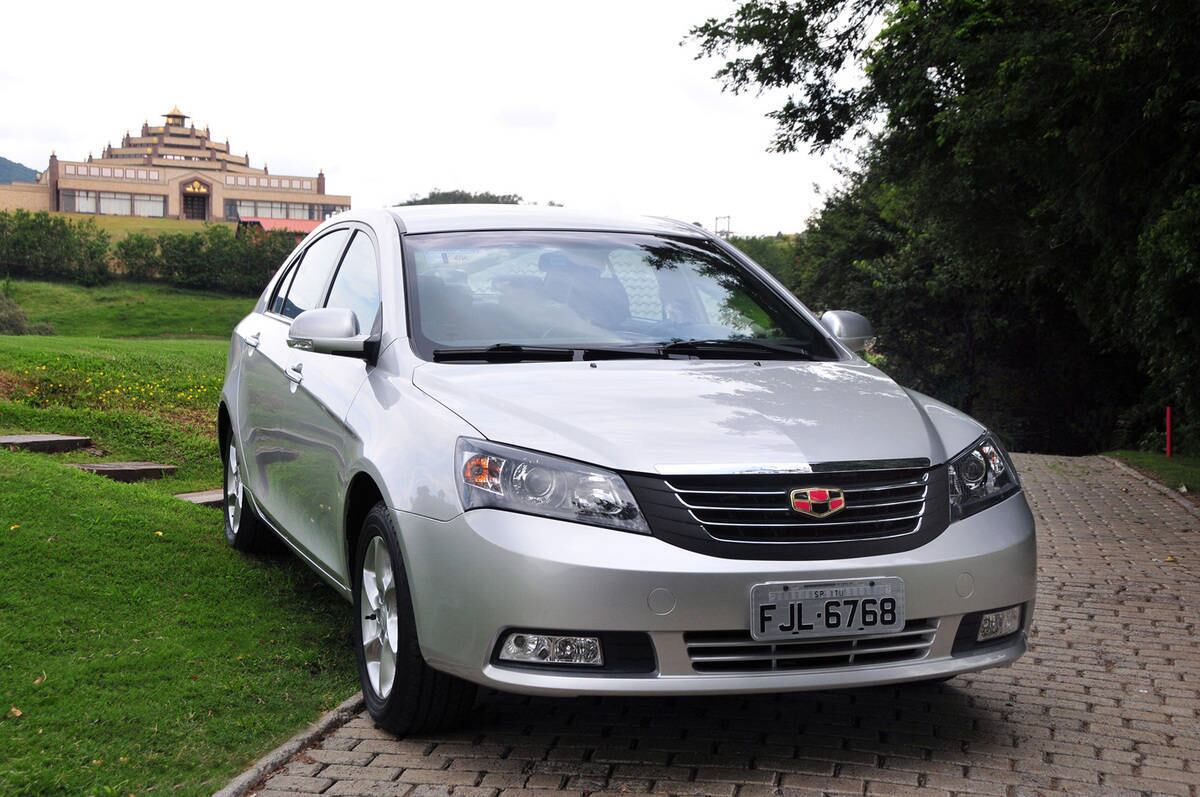 O problema é que, assim como seus conterrâneos, o EC7 não supera algumas falhas em seus detalhes. Os bancos de couro, por exemplo, não transmitem sensação (visual e tátil) de qualidade

Leia a avaliação completa
Quer saber tudo sobre carros? Acesse www.r7.com/carros