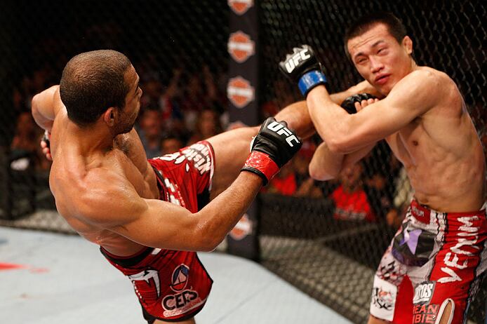 José Aldo é agora o brasileiro mais bem colocado na liderança geral do UFC. Ao manter o cinturão dos penas, ele subiu para o terceiro lugar geral e ultrapassou Anderson Silva