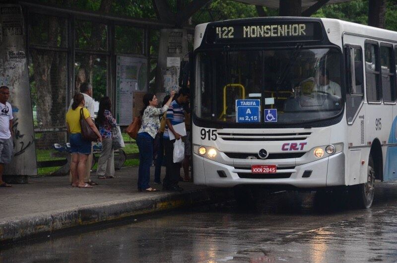 População tenta retomar rotina após greve de três dias dos motoristas
