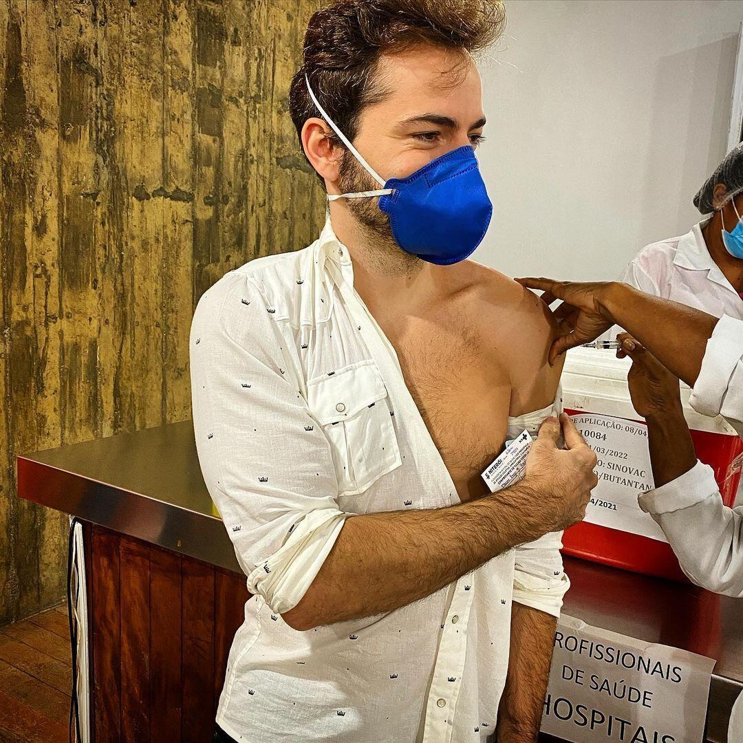 Thales Bretas diz que foi vacinado durante internação de Paulo Gustavo
