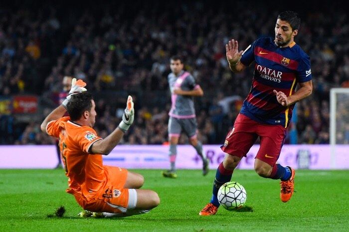 Outro sul-americano que brilhou foi Luis Suárez. O uruguaio também marcou o seu, completando o placar a favor do Barcelona...