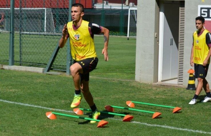 JOÃO SCHMIDT — Volante estreou na equipe profissional em 2011, teve um período de empréstimo ao Vitória de Setúbal, em 2015, e saiu definitivamente em 2017. Foram dois gols em 70 jogos. Após passagens por Atalanta e Rio Ave, hoje está no Nagoya Grampus, do Japão