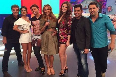 Ator se reuniu com mais convidados no palco da Japa