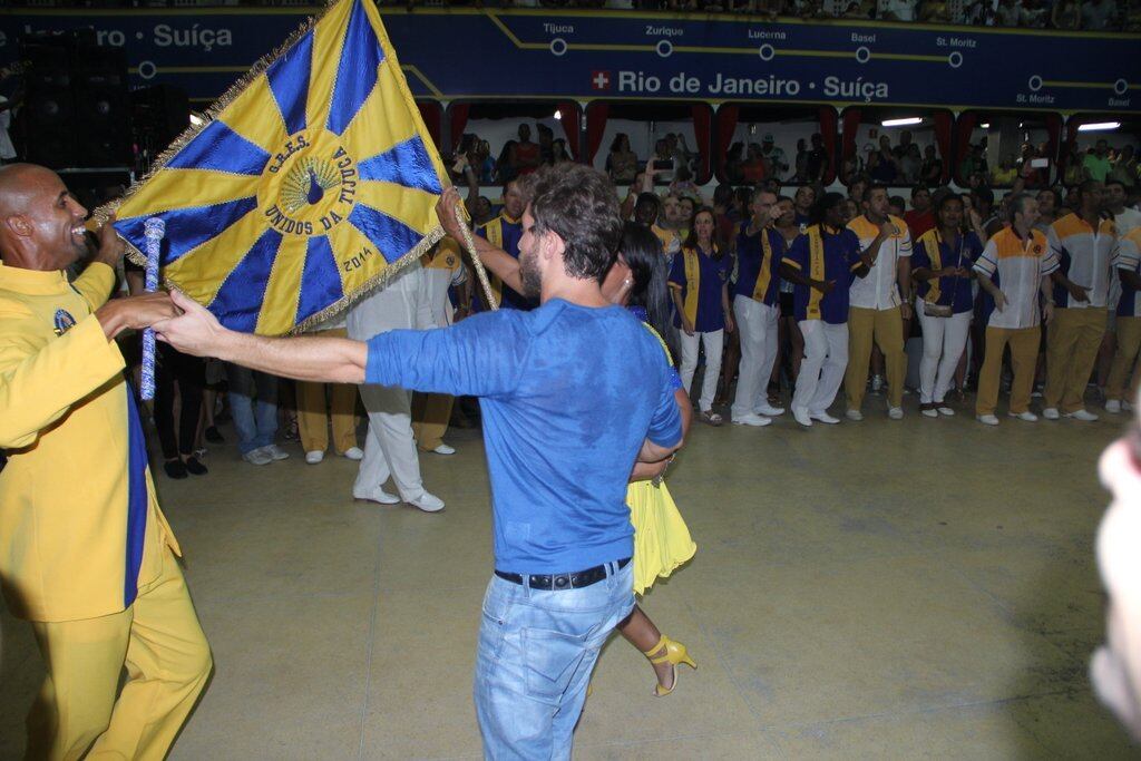 Klebber e Juliana Alves na quadra