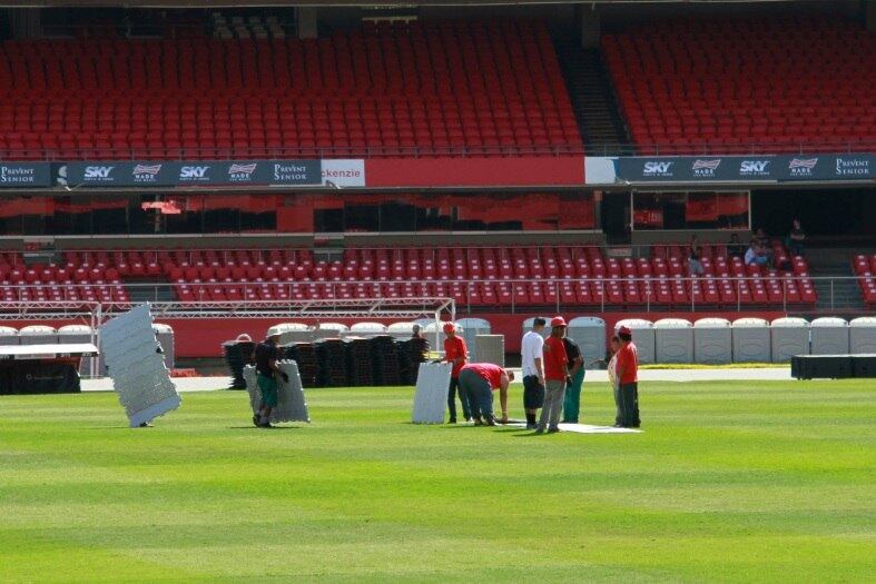 Uma proteção será instalada para que o gramado não sofra danos