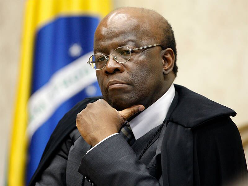 O ministro Joaquim Barbosa anunciou que deixa a Corte em junho