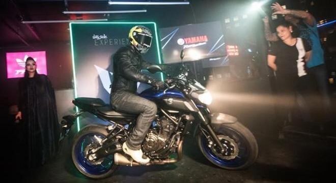 Rafael Paschoalin domador de MT em lançamento do novo modelo