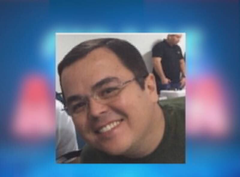 A
polícia informou que Neri (foto) entrou em contato com a mãe da criança e pediu para
passar o dia com o filho e disse que levaria a criança para casa na noite de terça-feira.
No entanto, como isso não ocorreu, a mãe de Felipe acionou o plantão judiciário