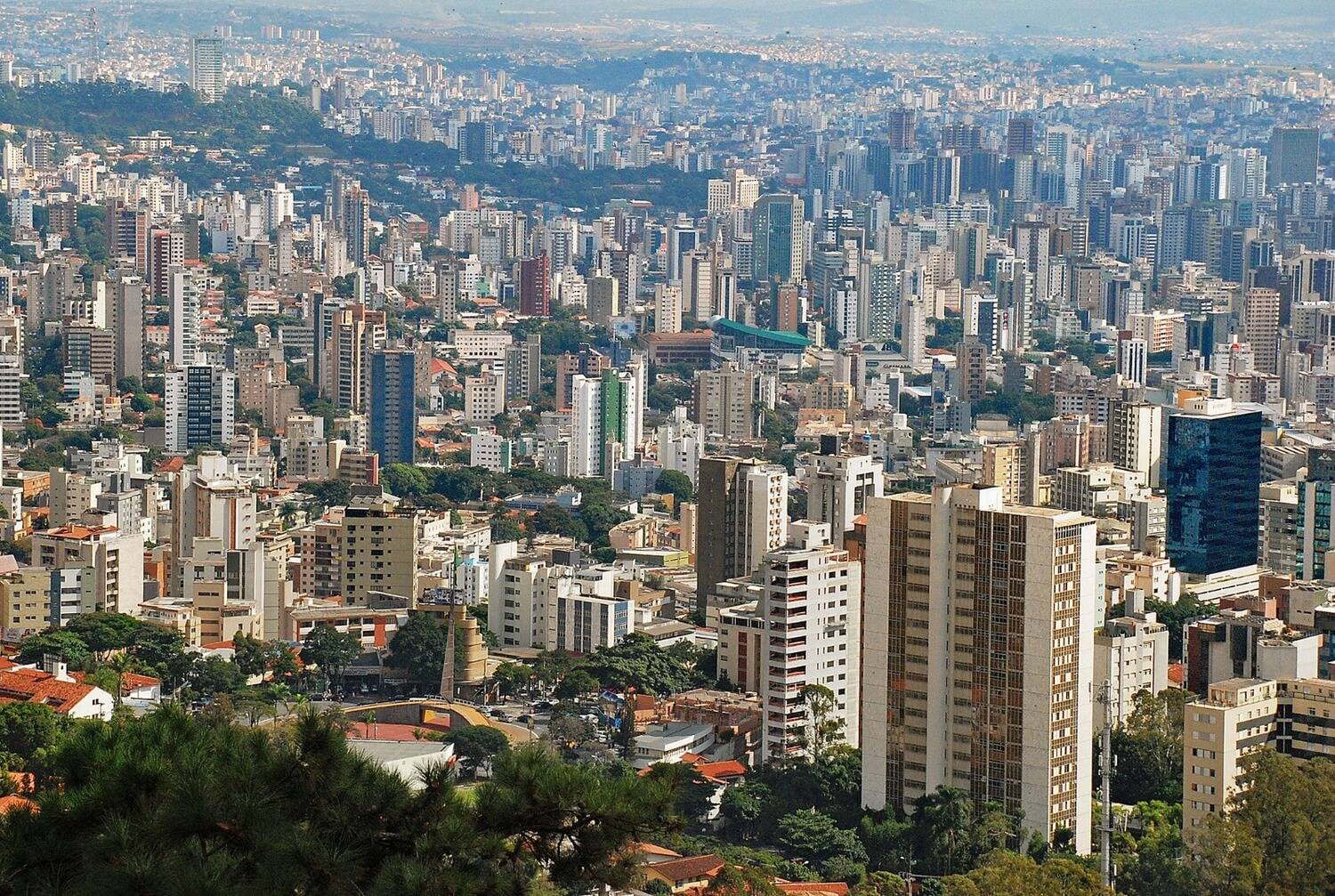 Nesta terça-feira (12), Belo Horizonte completa 126 anos. A então Cidade de Minas foi projetada pelo arquiteto Aarão Reis e inspirada em grandes cidades do mundo.
