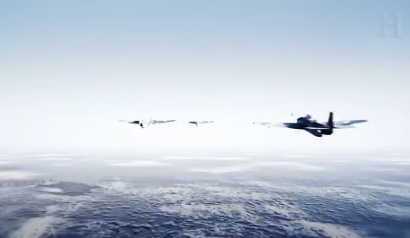 Apesar do dia de céu claro e mar calmo, noventa minutos após a decolagem, o capitão faz contato com a base, avisando que estava perdido. As bússolas dos cinco aviões pifaram. E registros mostram que ele chegou a dizer que estava num lugar estranho e que não via o sol.