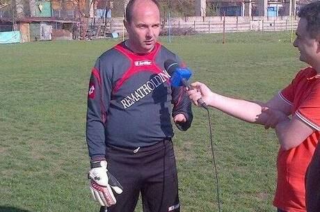 Mihailescu Tudorel é o goleiro romeno que tem apenas um braço
