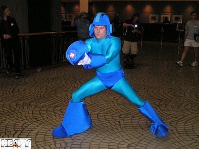 Aqui, a gente tem uma versão do MegaMan que a gente quis muito chamar por um outro nome, com uma palavra que tem quaaaaase a mesma sonoridade que "mega", mas a gente deixa o trocadilho infame por conta da sua imaginação