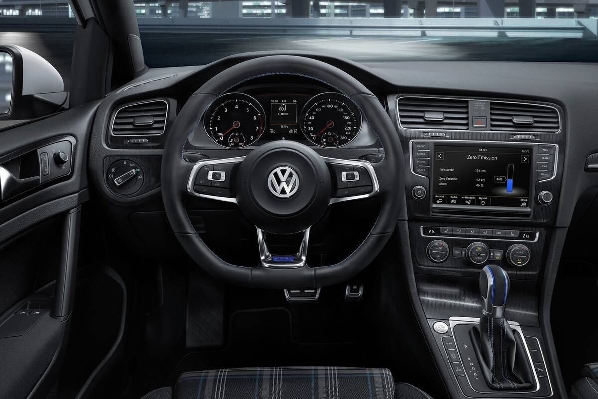 Rápido e econômico, o Golf GTE segue com o mesmo problema de outros híbridos no Brasil: com preço elevado, ele não é economicamente viável de ser vendido no Brasil

Saiba tudo sobre carros! Acesse R7.com/carros
E confira os melhores preços de novos e usados em r7.icarros.com.br
