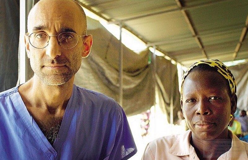 A decisão de se tornar médico missionário aconteceu após trabalhar na marinha de seu país


