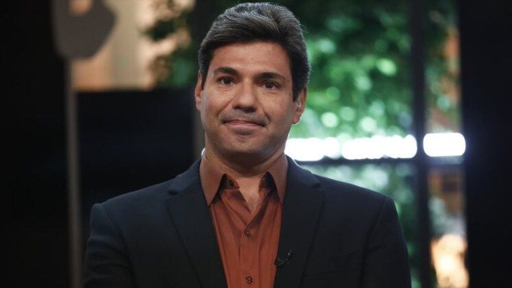 “O sorvete, para ficar ruim tem que melhorar, né? Está
amargo, muito ruim, é um sabonete”, critica a sobremesa do time verde, de Enrique e Nat.

O Top Chef Brasil 3 vai ao ar às sextas-feiras, logo após A Fazenda, a partir das 23h15
