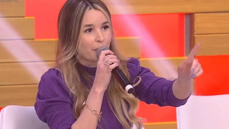 Um dos participante tentou conquistar o coração de Leila dizendo que a relação deles
seria tão especial que até o jornalista e comentarista Casimiro iria reagir ao amor deles. Não deu certo e
ele levou um fora inesquecível. A candidata disse que Casimiro ia preferir vê-la com
outro participante do quadro. Que dureza ser trocado!