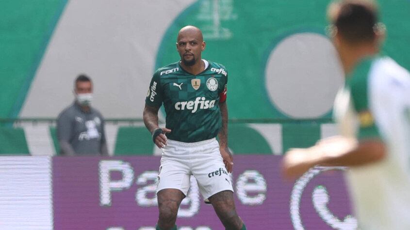 O jogador do Palmeiras Felipe Melo, que em março do ano passado chegou a divulgar um vídeo pedindo que as pessoas seguissem as orientações da Organização Mundial da Saúde, 'furou' a quarentena e deu uma festa em casa para comemorar os 37 anos de idade.