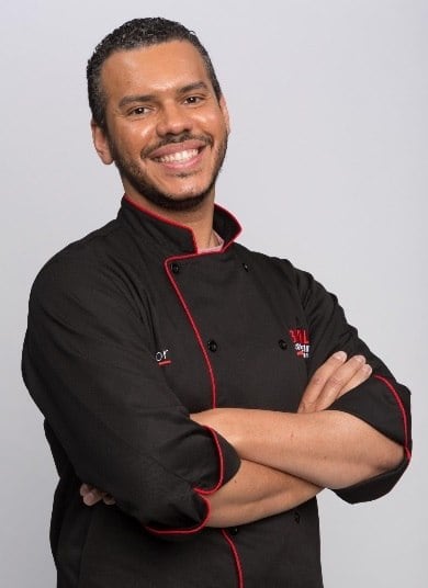 Igor Xavier 
35 anos 
São Paulo – SP
Formação: Confeitaria, cake designer
Especialidade: decoração e bolos de casamento
