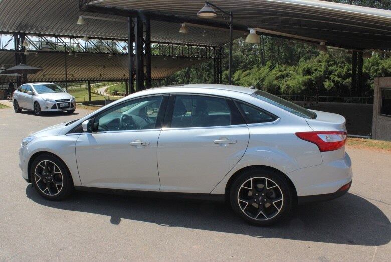 Na versão sedã o novo Focus terá motorização única 2.0 flex com injeção direta de combustível, que gera imponentes 175 cavalos (gasolina) e 178 cavalos (álcool)

VEJA TAMBÉM:
Aceleramos o novo Ford Focus, mais moderno, potente e 'salgado' na terceira geração

Saiba tudo sobre carros! Acesse www.r7.com/carros
