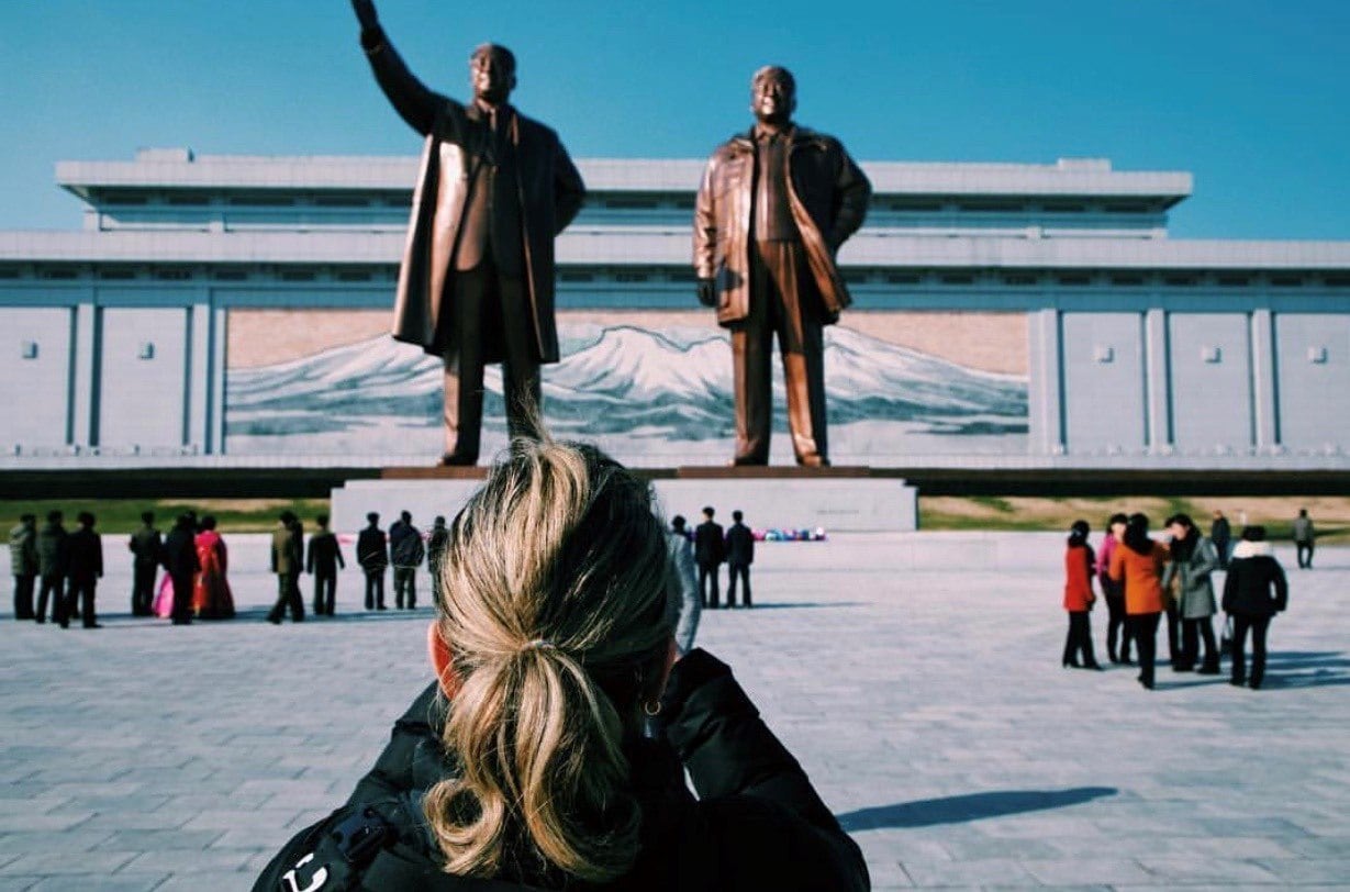 Renata comemorou o aniversário de 40 anos na Coreia do Norte