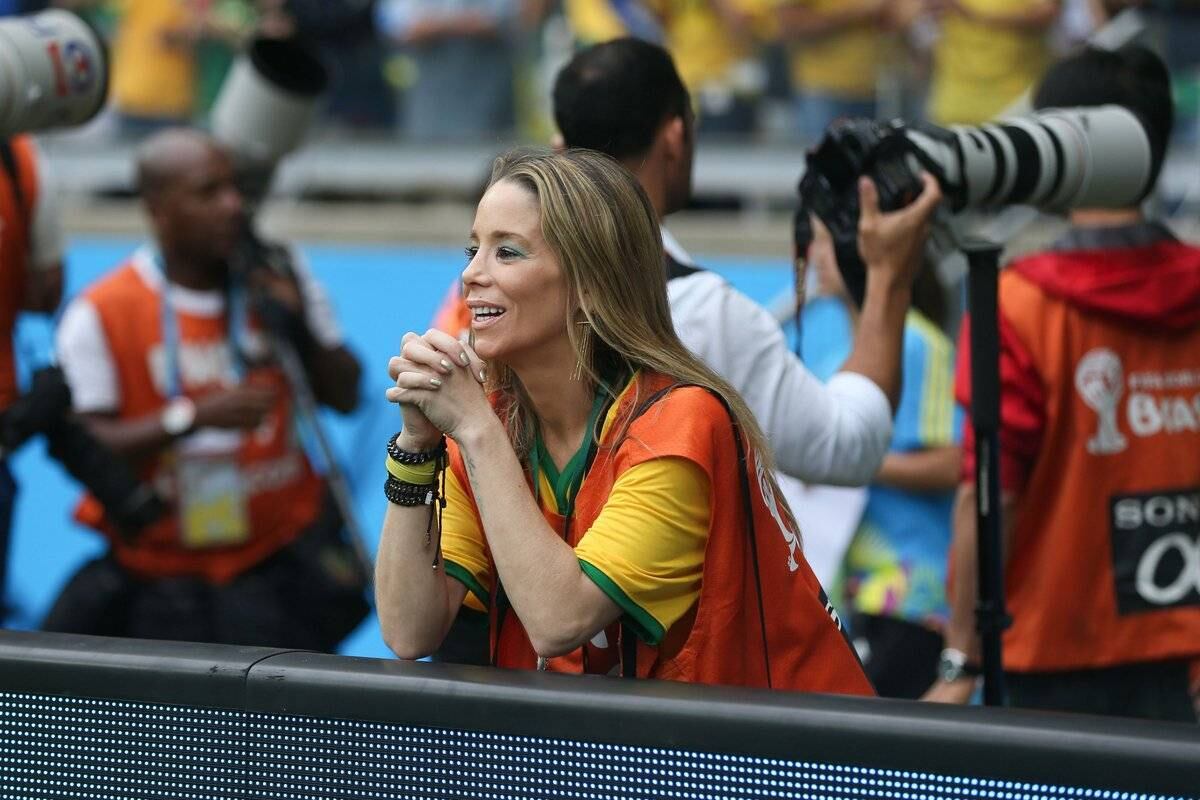 Danielle Winits acompanhou de perto a derrota do Brasil
