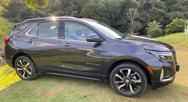 Modelo com seis airbags, alerta de colisão frontal com bipes intermitentes, alerta de detecção de pedestres, entre outros