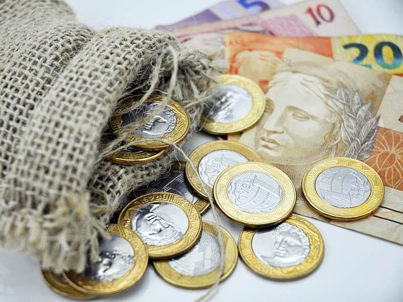 Cresce remessa de dinheiro de brasileiros no exterior