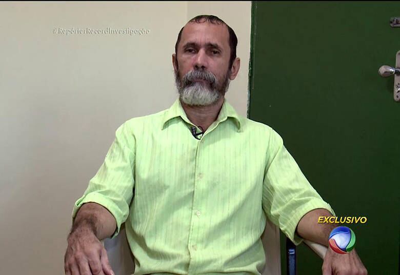 Jorge tem 54
anos e está preso na penitenciária na Ilha de Itamaracá, em Pernambuco, há um
ano. Ele diz que sofre transtornos psiquiátricos e alucinações frequentes. O Repórter Record Investigação mostrou nesta quinta-feira (5) a entrevista exclusiva que teve com Jorge e sua comparsa Bruna, oito anos depois do crime brutal

• VÍDEO: Canibais de Garanhuns contam detalhes de como matavam e consumiam a carne das vítimas
• No R7 Play você assiste ao Repórter Record Investigação quando e onde quiser. Experimente!
