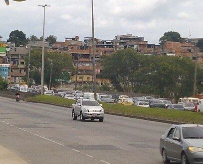 Av. Brasil ficou parada pela manhã depois de ação de bandidos
