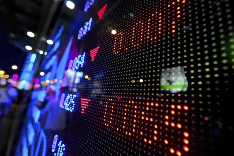 Na China, a queda foi ocasionada pela confiança impactada pela leitura fraca da pesquisa Índice Gerente de Compras